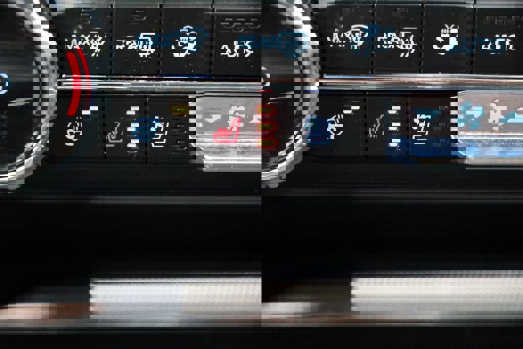 Used 2023 Ford F150 Lariat image 33