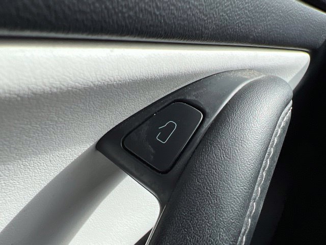 Used 2021 Tesla Model 3 Standard Range Plus RWD image 17