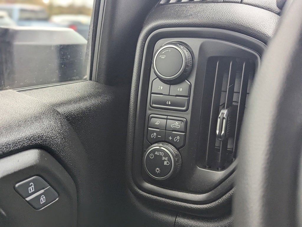 Used 2025 Chevrolet Silverado 2500 Custom w/ Custom Value Package image 35