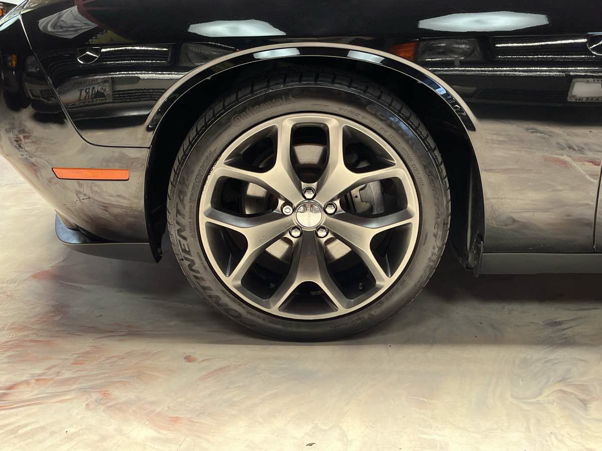 Used 2015 Dodge Challenger SXT Plus RWD image 31