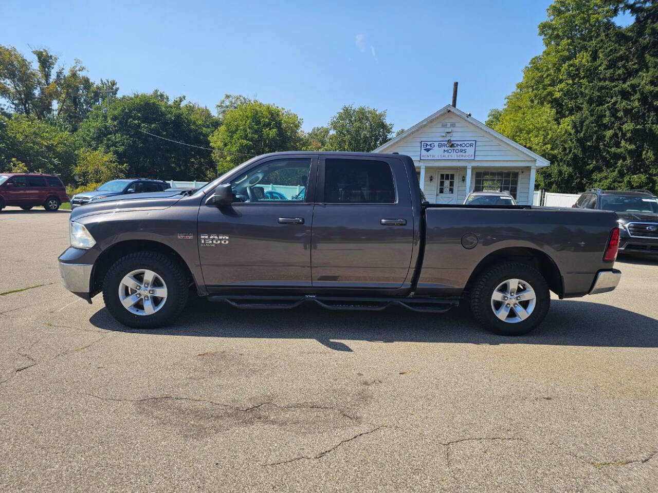Used 2020 RAM 1500 Classic SLT image 2