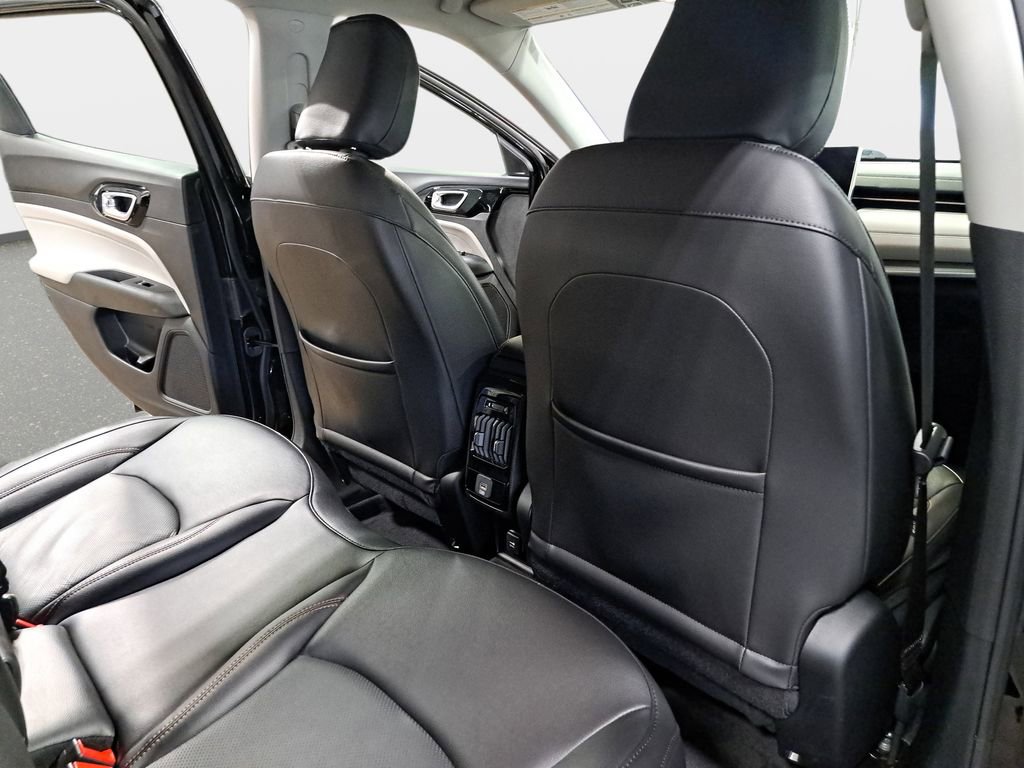 Certified 2022 Jeep Compass Limited AWD/4WD image 12