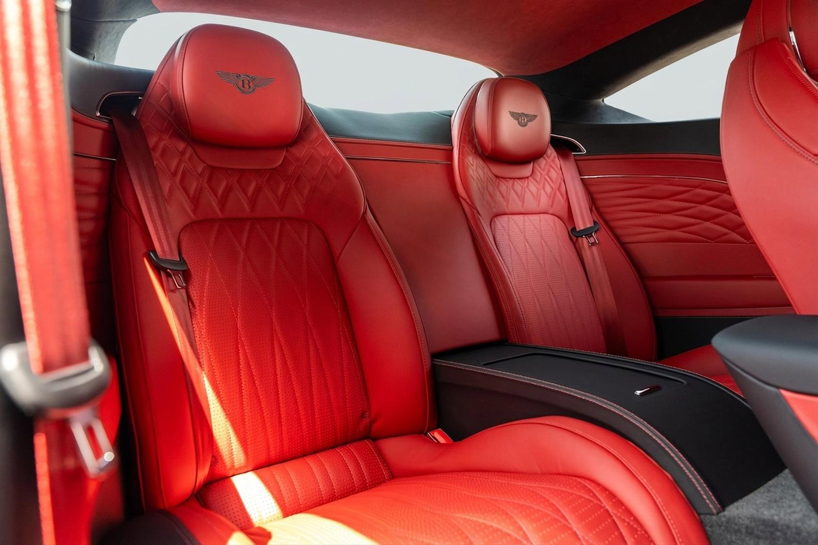 Used 2024 Bentley Continental GT Azure image 17