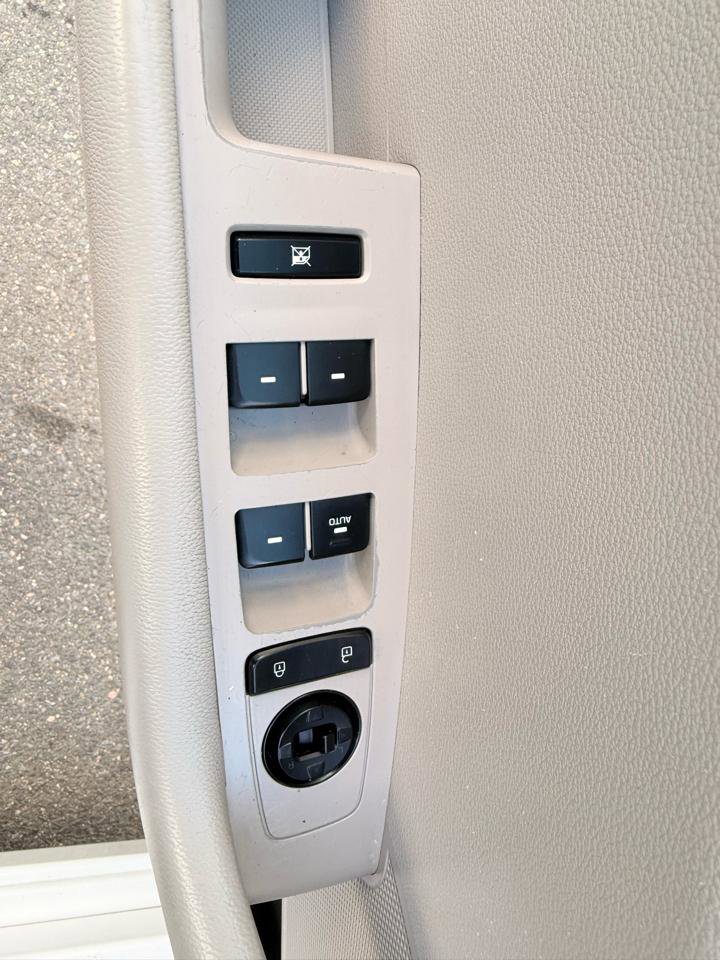 Used 2015 Hyundai Sonata SE image 27