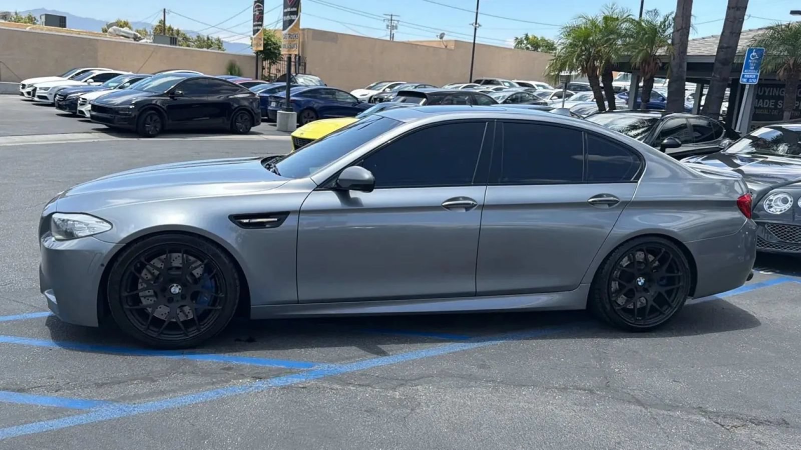 Used 2013 BMW M5 RWD image 4