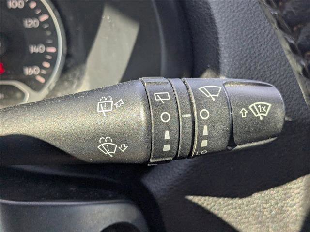 Used 2017 Jeep Renegade Latitude w/ Popular Equipment Group image 7