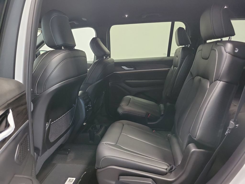 New 2026 Jeep Grand Cherokee L Limited AWD/4WD image 9
