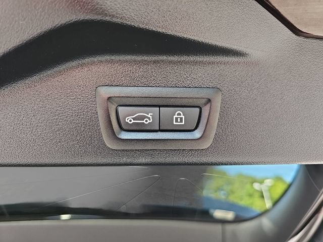 Used 2022 BMW X5 xDrive40i w/ Premium Package AWD/4WD image 31