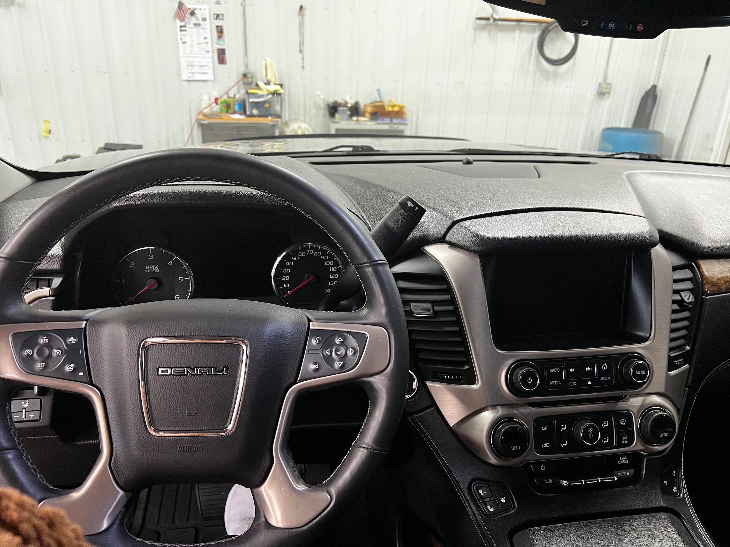 Used 2015 GMC Yukon Denali w/ Touring Package image 28