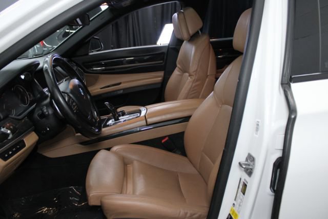 Used 2015 BMW 750Li xDrive AWD/4WD image 12