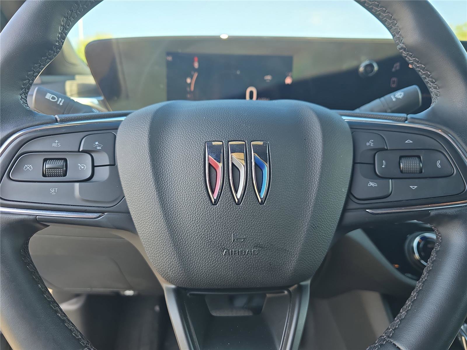 Used 2024 Buick Envista Sport Touring w/ Convenience II Package FWD image 22