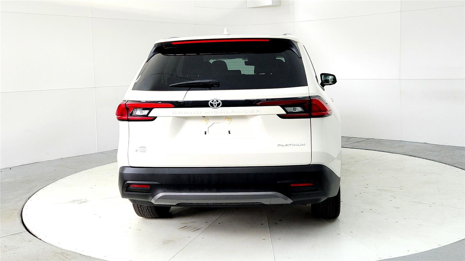 Certified 2024 Toyota Grand Highlander Platinum image 5