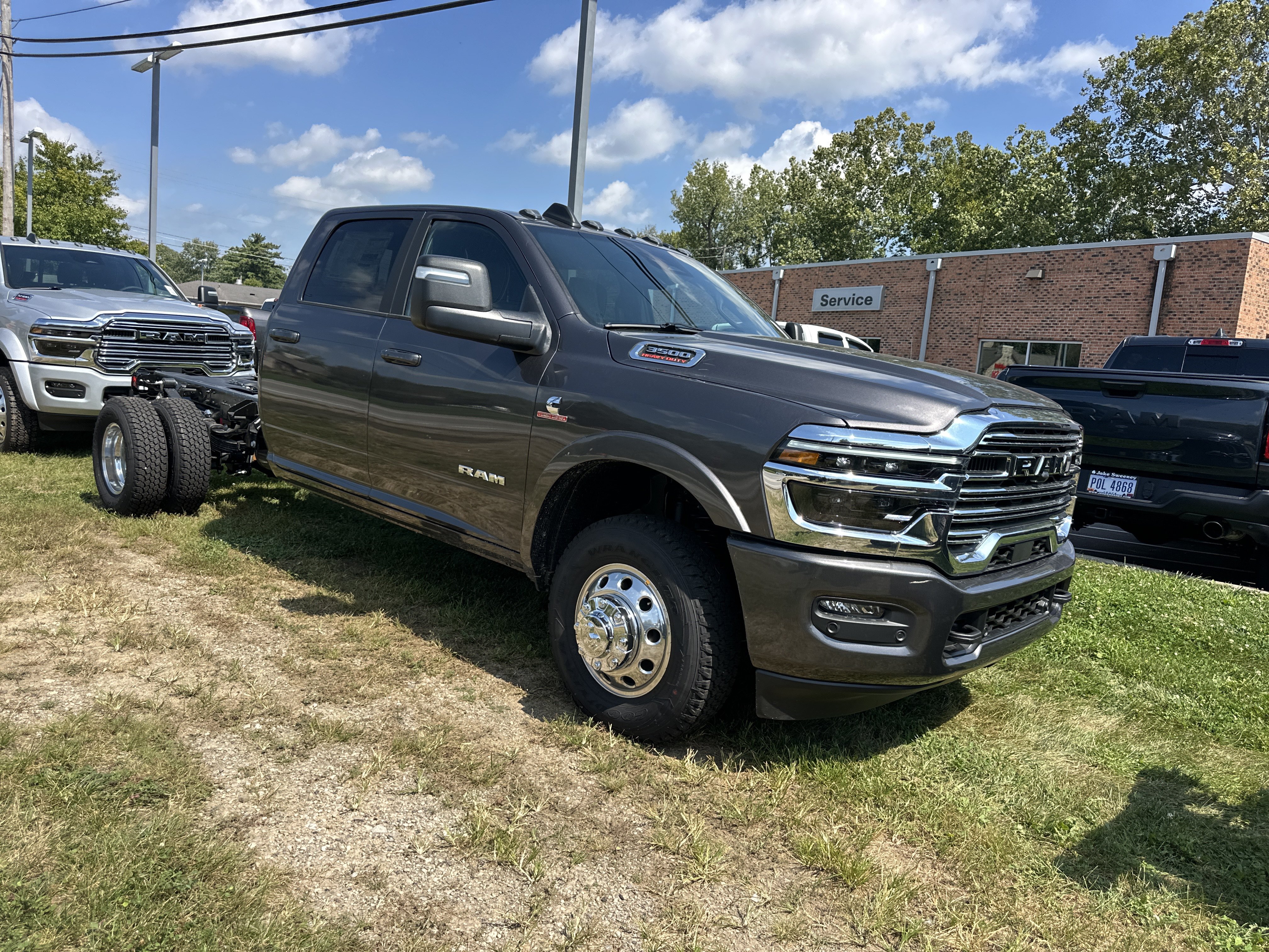 New 2027 RAM 3500 Big Horn w/ Laramie Trim Package AWD/4WD image 21