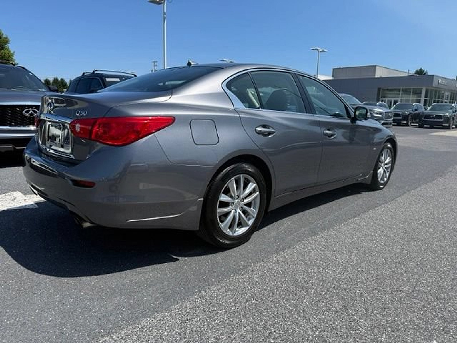 Used 2016 INFINITI Q50 3.0t Premium w/ Driver Assistance Package AWD/4WD image 13