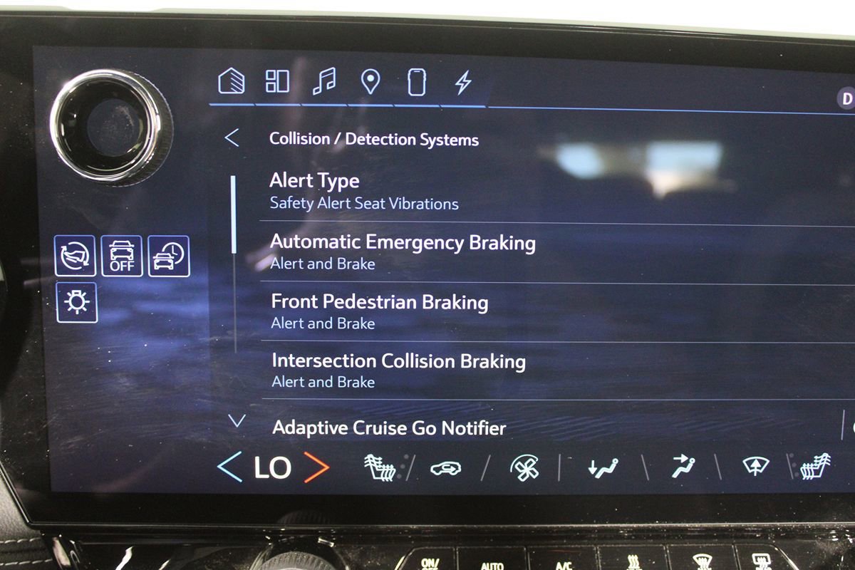 Used 2024 Chevrolet Blazer EV LT image 17