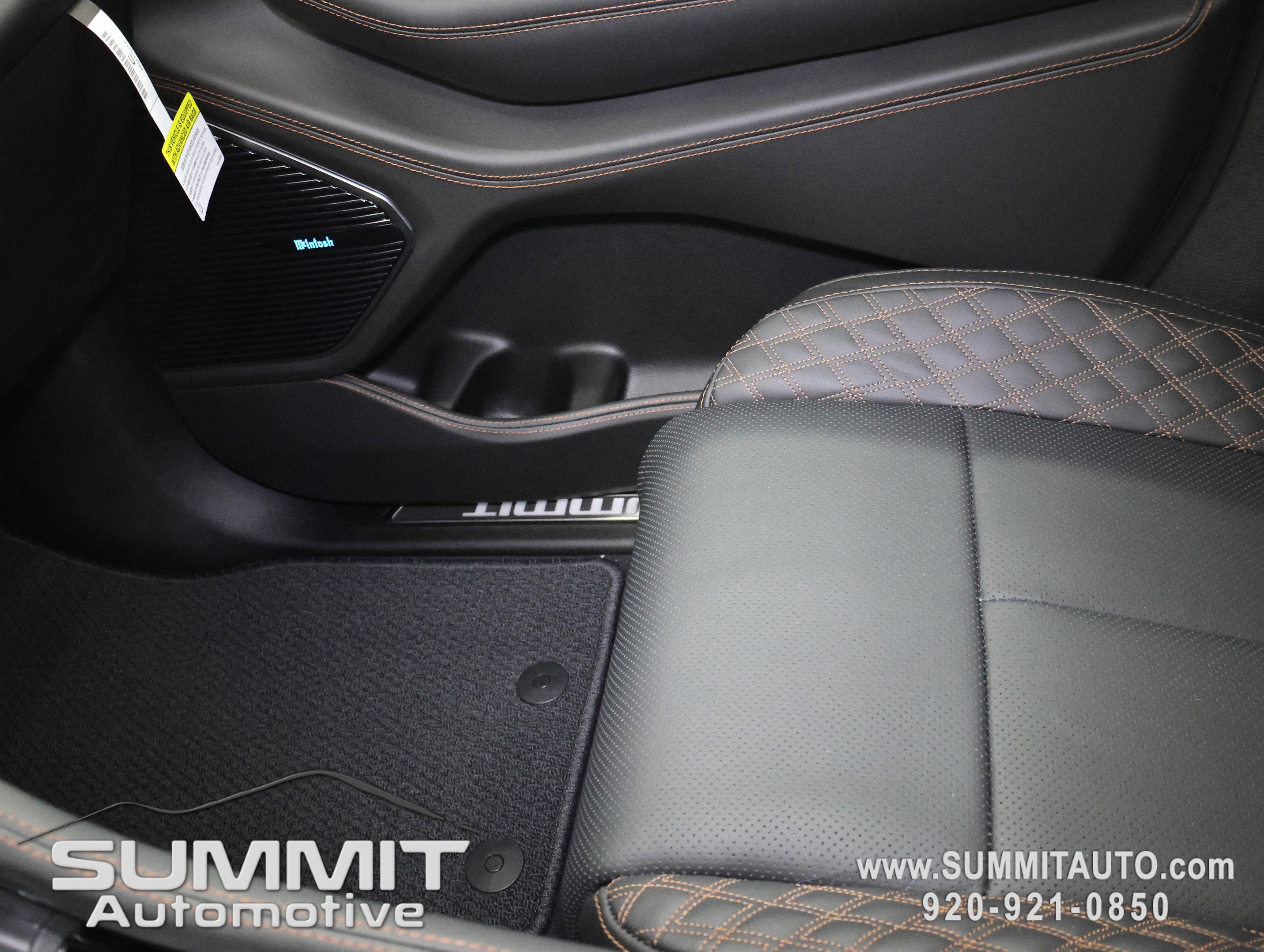 New 2026 Jeep Grand Cherokee Summit image 13