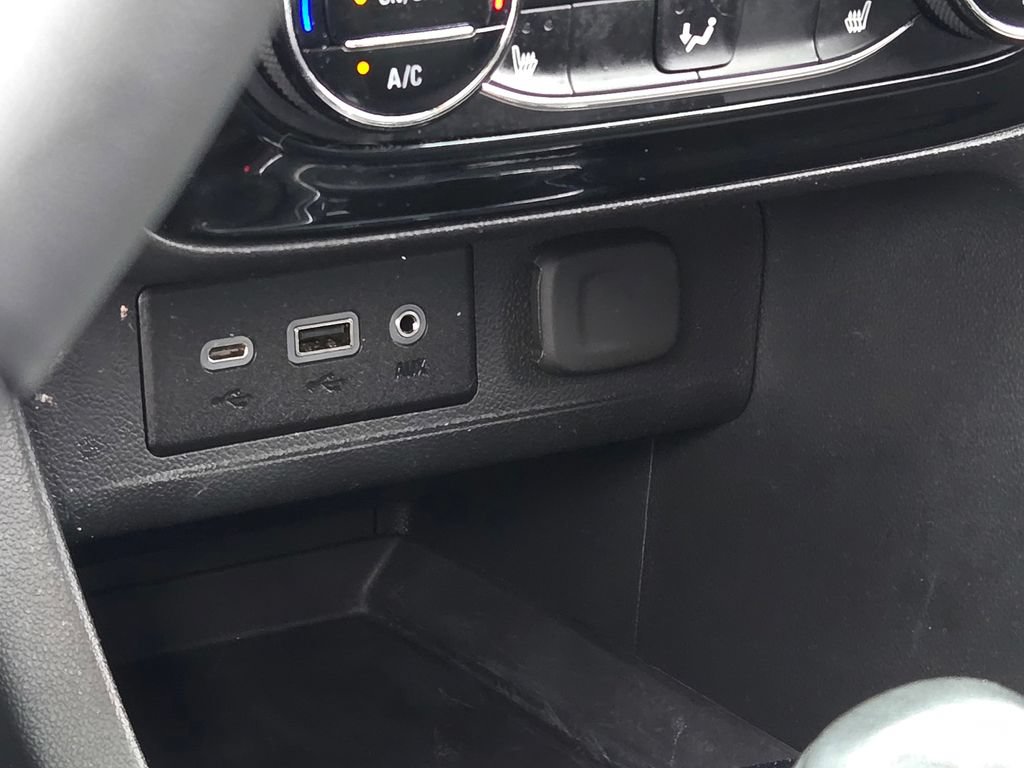 Used 2023 Buick Encore GX Select FWD image 37