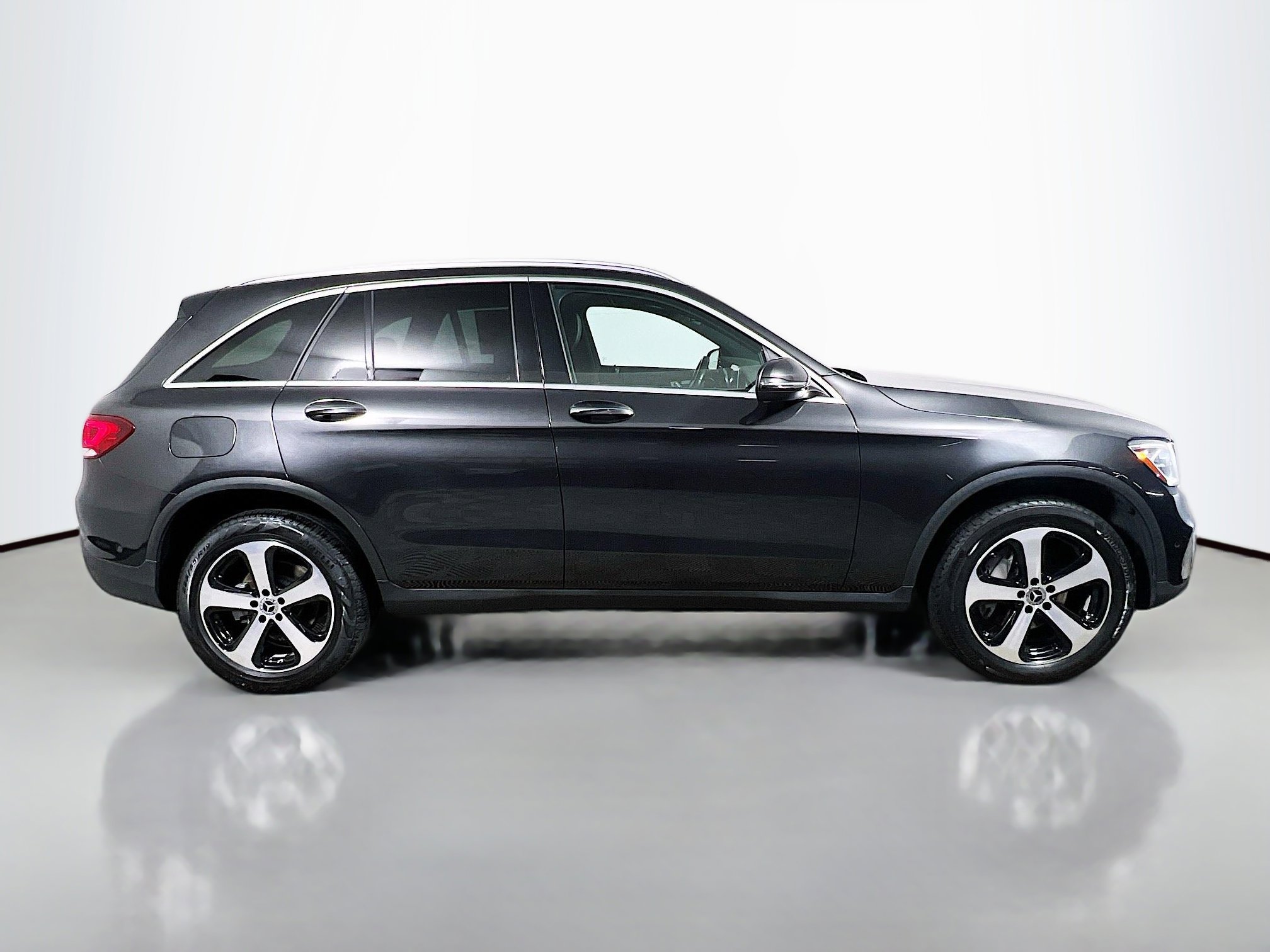 Used 2021 Mercedes-Benz GLC 300 image 3