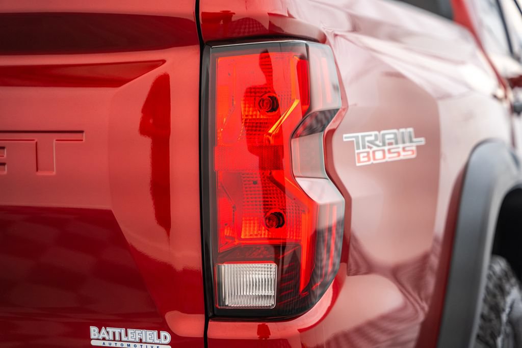 Used 2024 Chevrolet Colorado Trail Boss w/ Technology Package AWD/4WD image 8