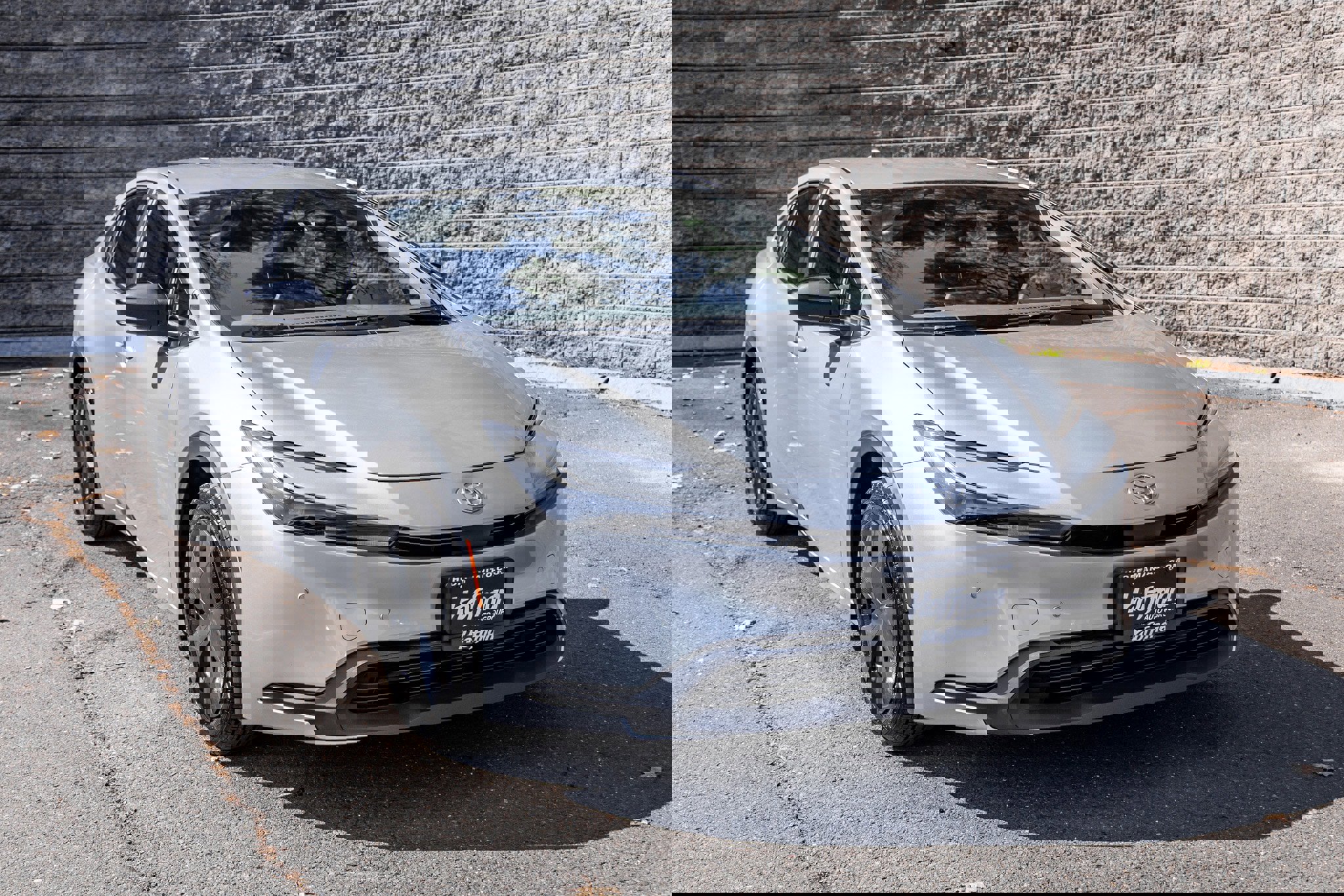 Used 2025 Toyota Prius LE image 2