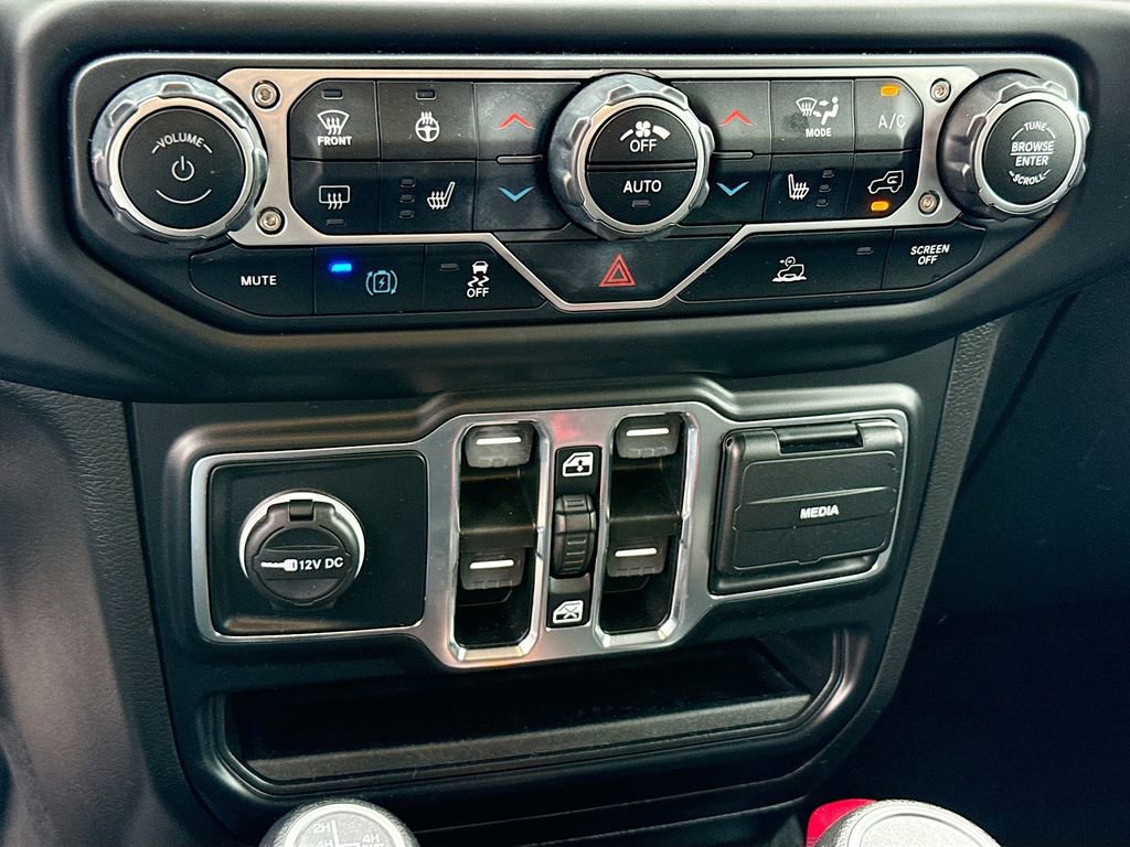 Used 2023 Jeep Wrangler Unlimited w/ Cold Weather Group image 17