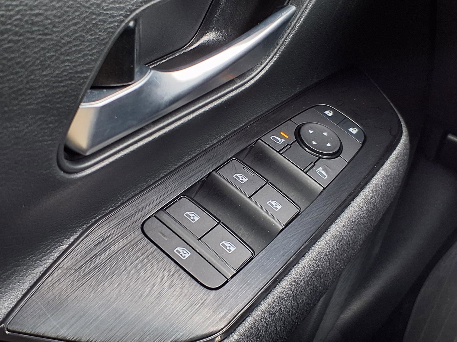 Certified 2025 Nissan Kicks SV image 23