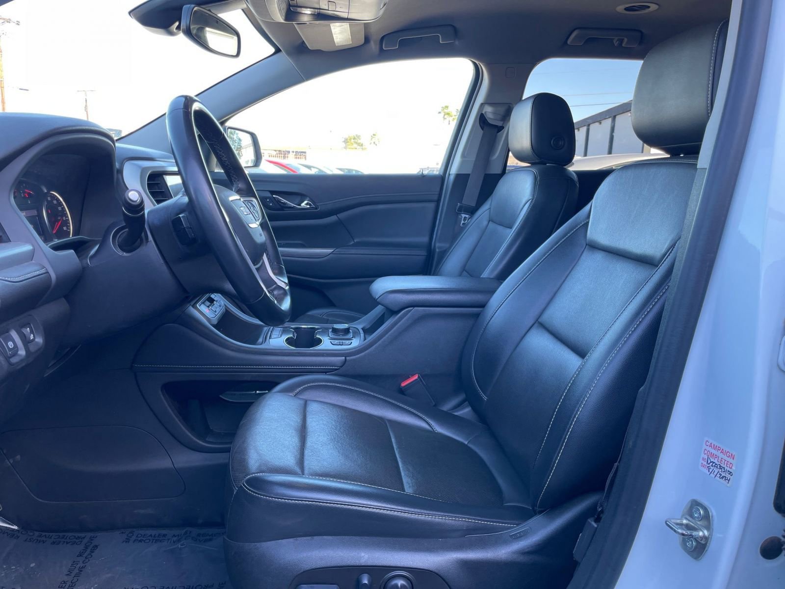 Used 2023 GMC Acadia SLT image 29