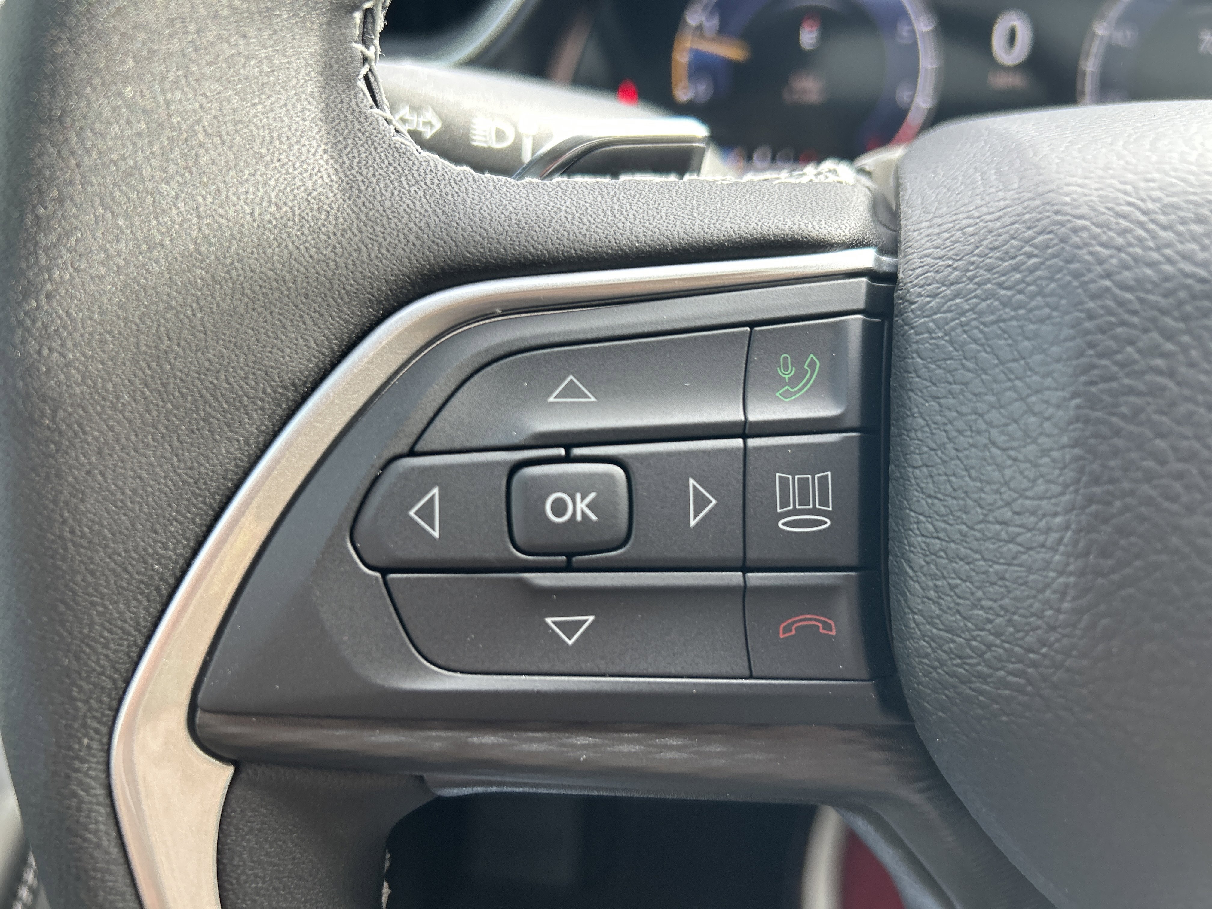 New 2025 Jeep Grand Cherokee Altitude image 20