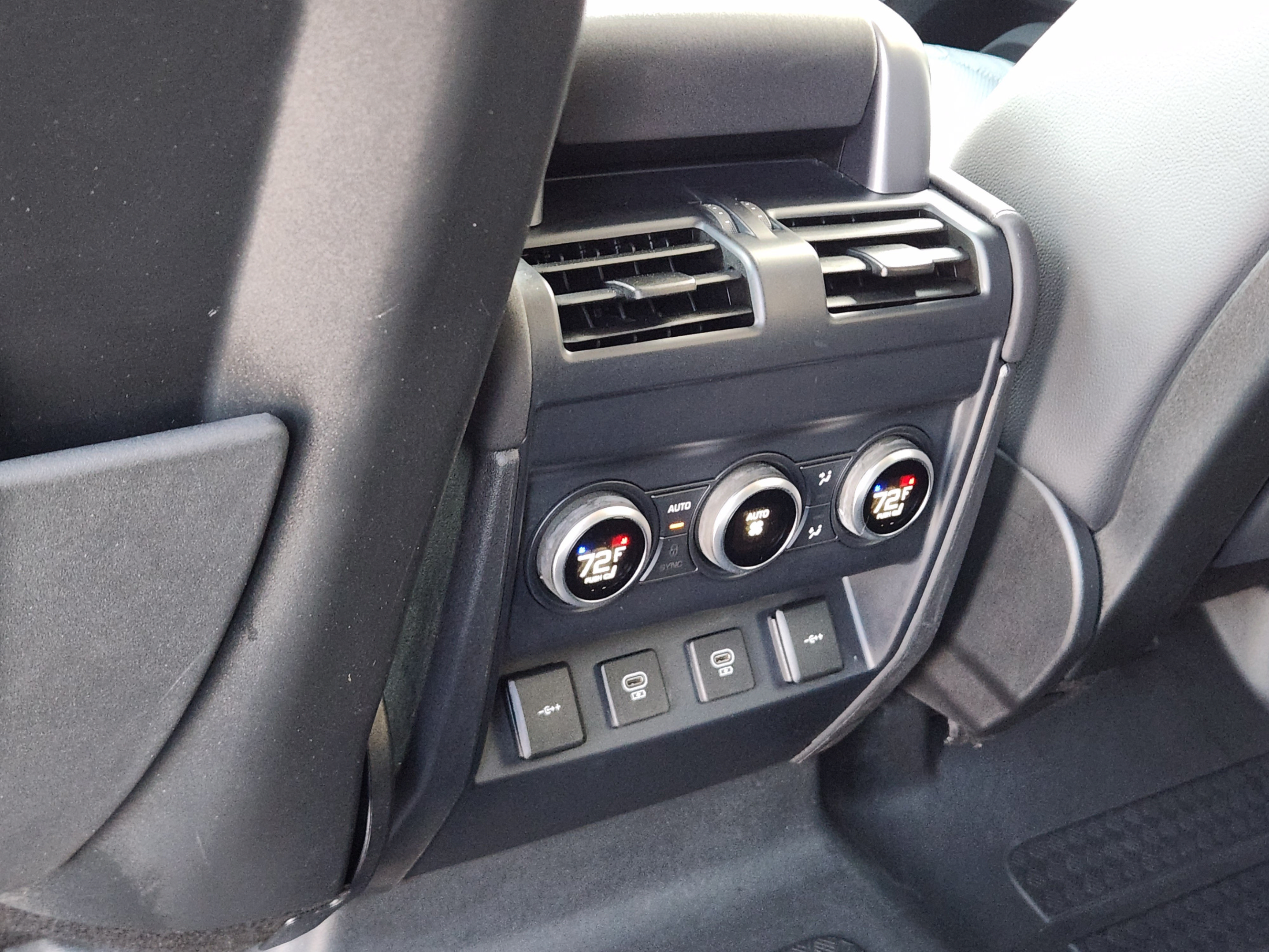 Certified 2022 Land Rover Defender 110 SE AWD/4WD image 27