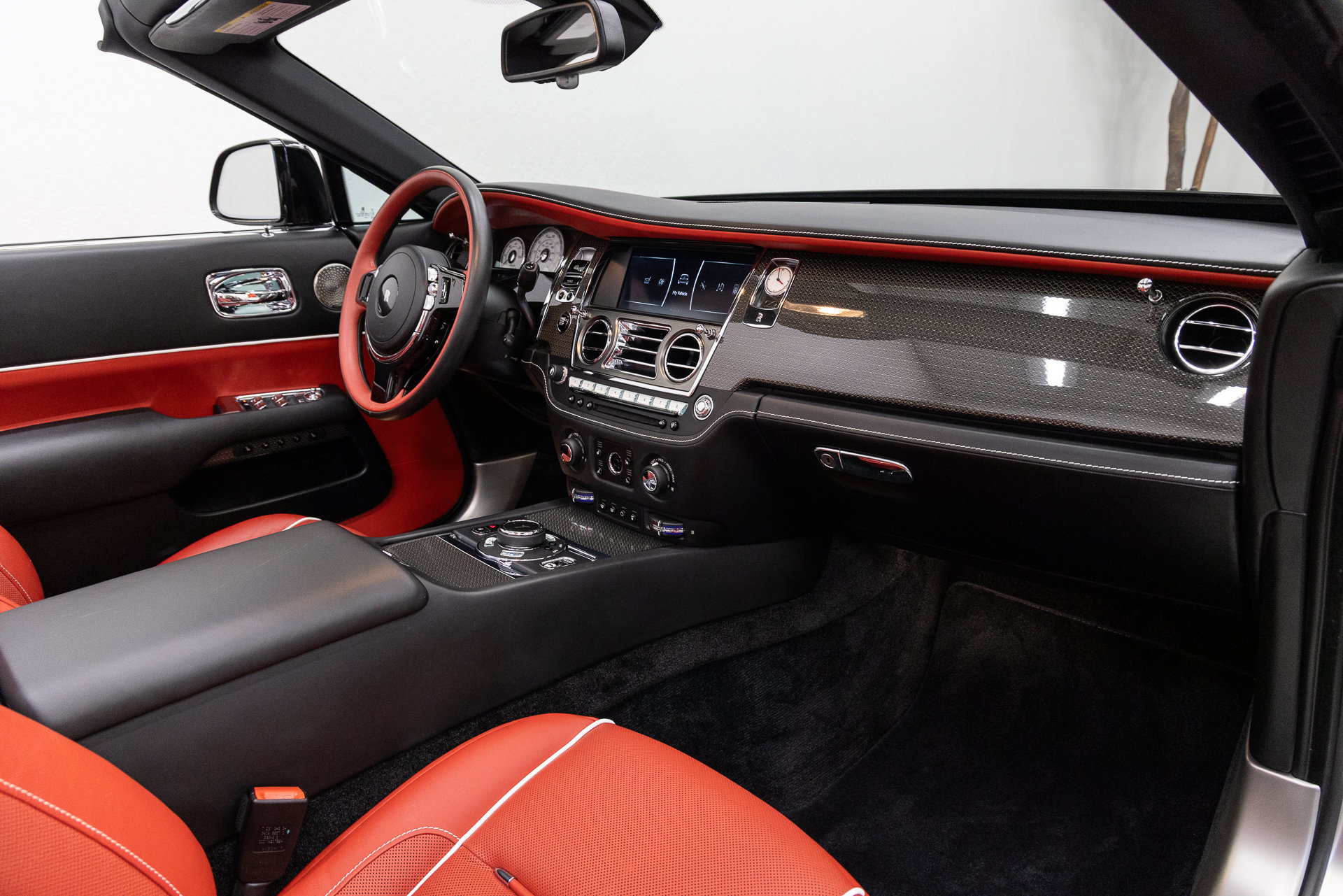 Used 2020 Rolls-Royce Dawn RWD image 13