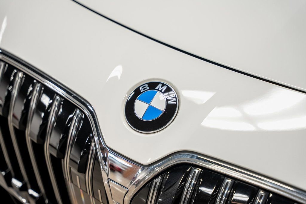 Used 2023 BMW 740i w/ Luxury Rear Seating Package image 10