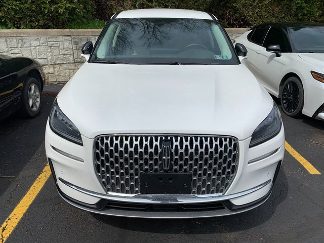 Used 2023 Lincoln Corsair AWD w/ Equipment Group 101A image 3