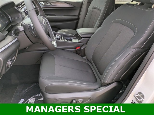 New 2025 Jeep Grand Cherokee L Laredo w/ Luxury Tech Group I image 11