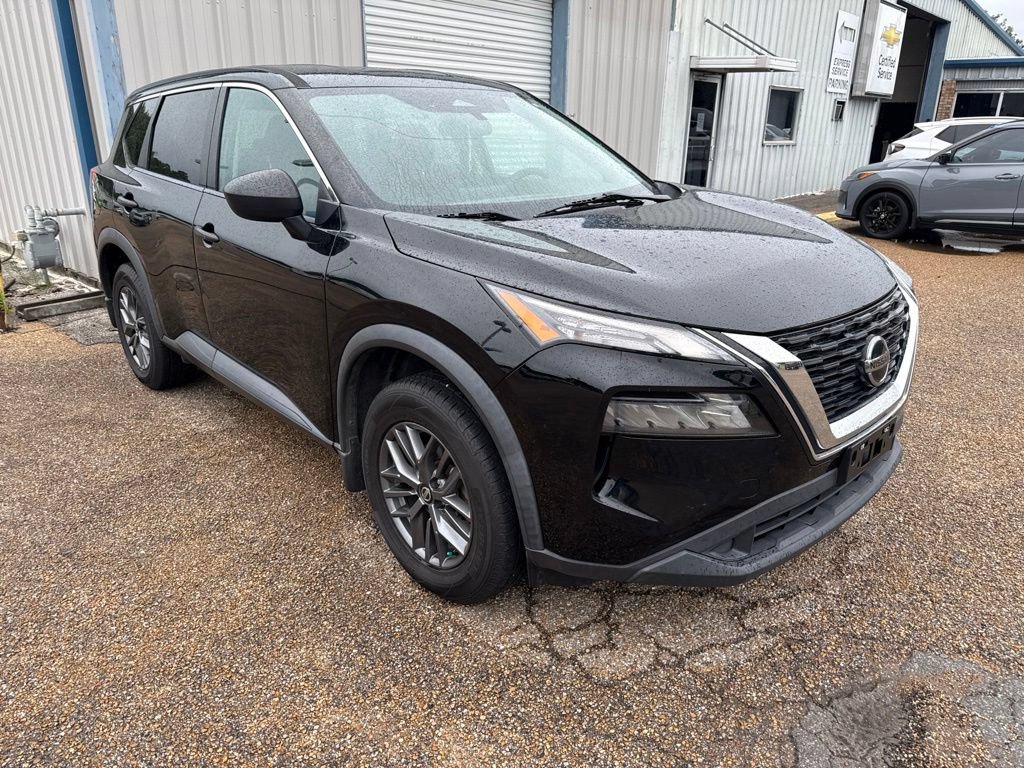 Used 2021 Nissan Rogue S FWD image 2