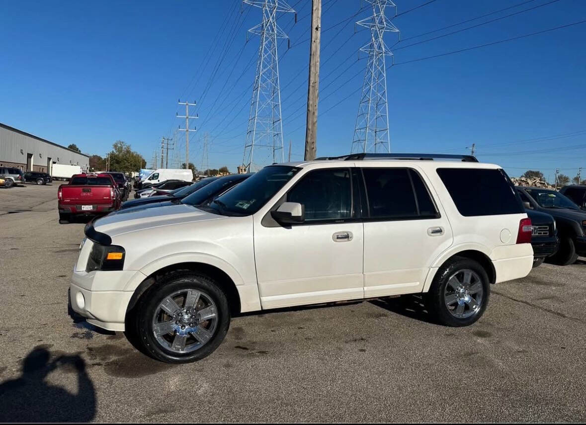 Used 2010 Ford Expedition Limited image 2