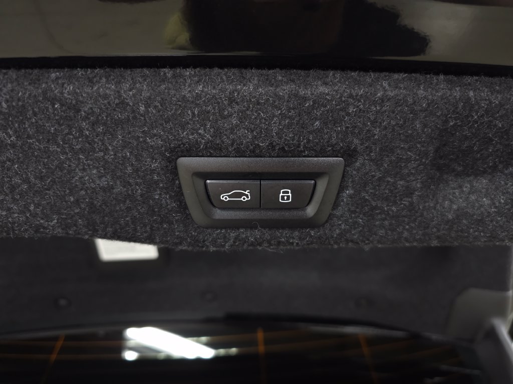 Used 2024 BMW 530i xDrive w/ Executive Package AWD/4WD image 8