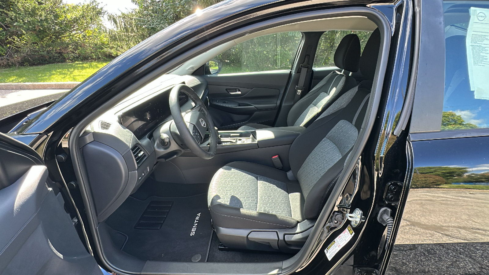 New 2026 Nissan Sentra SV w/ SV Convenience Package FWD image 7