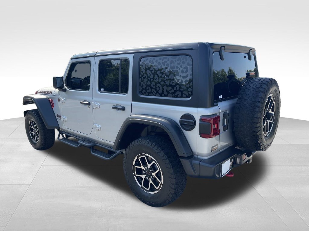 Used 2024 Jeep Wrangler Unlimited Rubicon AWD/4WD image 5