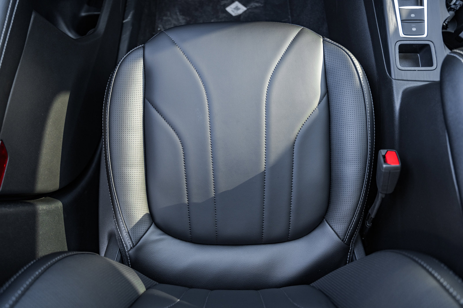 New 2026 Ford Escape Platinum w/ Premium Technology Package image 34