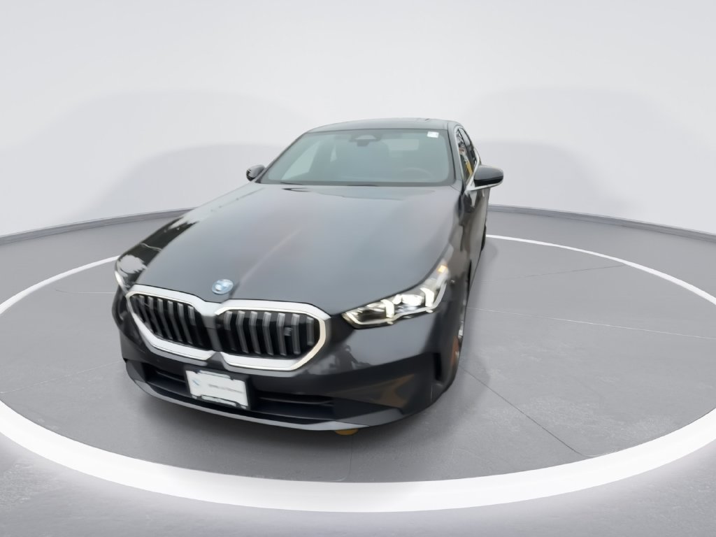Used 2026 BMW i5 eDrive40 w/ Premium Package AWD/4WD image 3