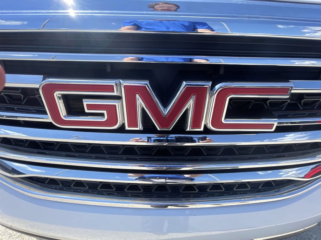 Certified 2018 GMC Acadia SLT w/ LPO, Floor Liner Package FWD image 32
