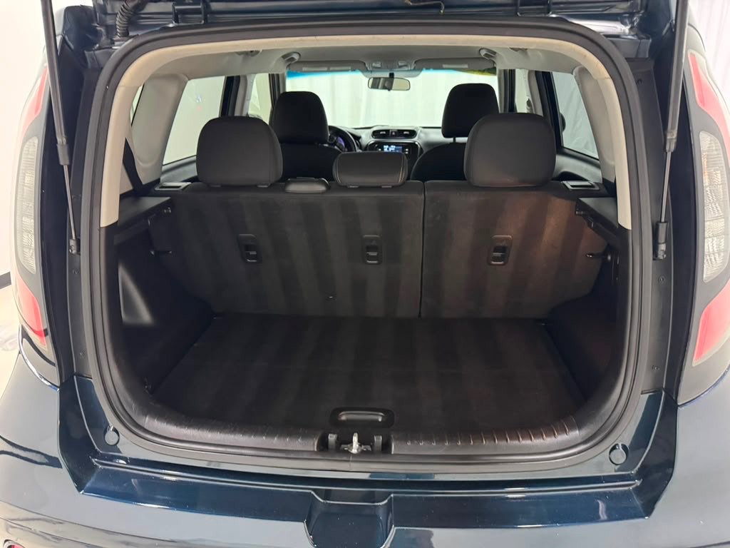 Used 2017 Kia Soul + FWD image 20