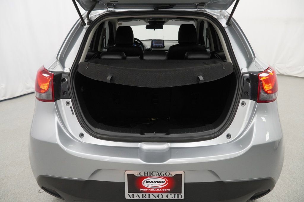 Used 2020 Toyota Yaris XLE image 38