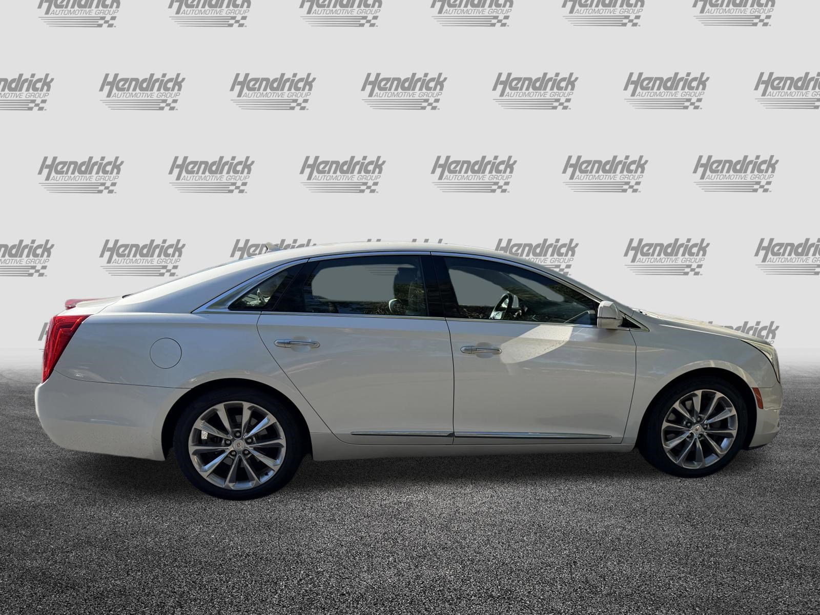 Used 2014 Cadillac XTS Luxury w/ Driver Awareness Package AWD/4WD image 10