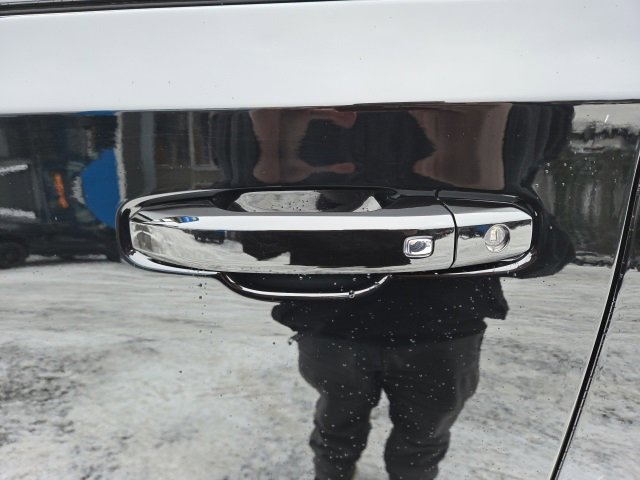 Used 2025 Chevrolet Suburban RST image 42