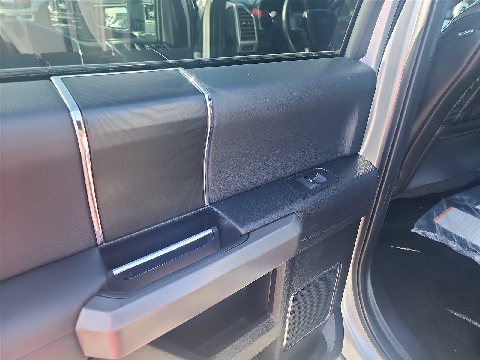 Certified 2019 Ford F450 Platinum w/ Platinum Ultimate Package AWD/4WD image 20
