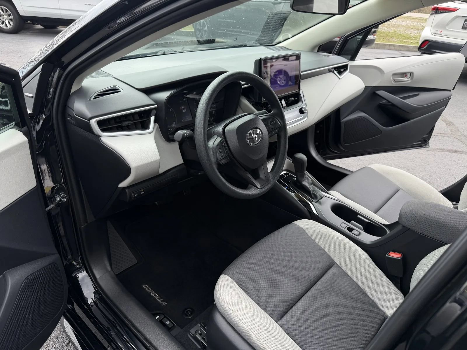 Used 2024 Toyota Corolla LE image 37