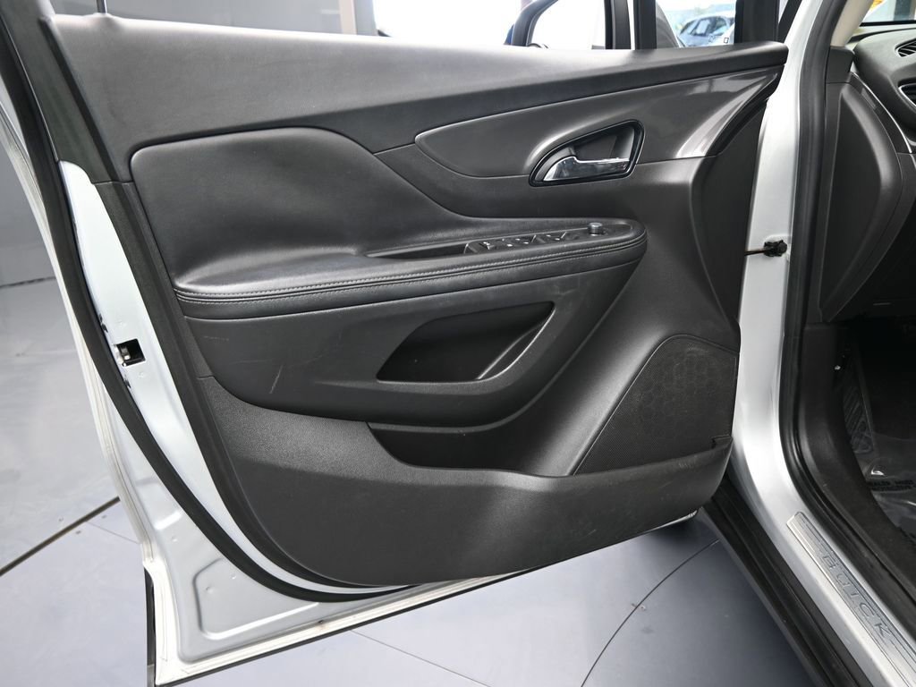 Used 2020 Buick Encore Preferred image 16