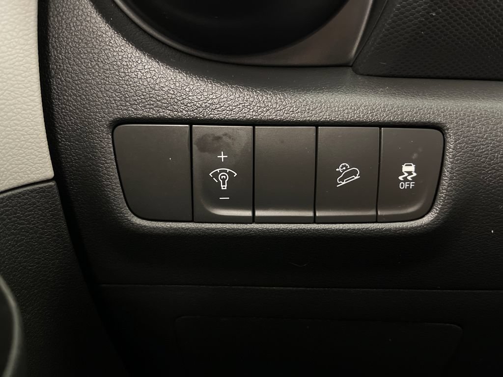Used 2022 Hyundai Kona SE FWD image 30
