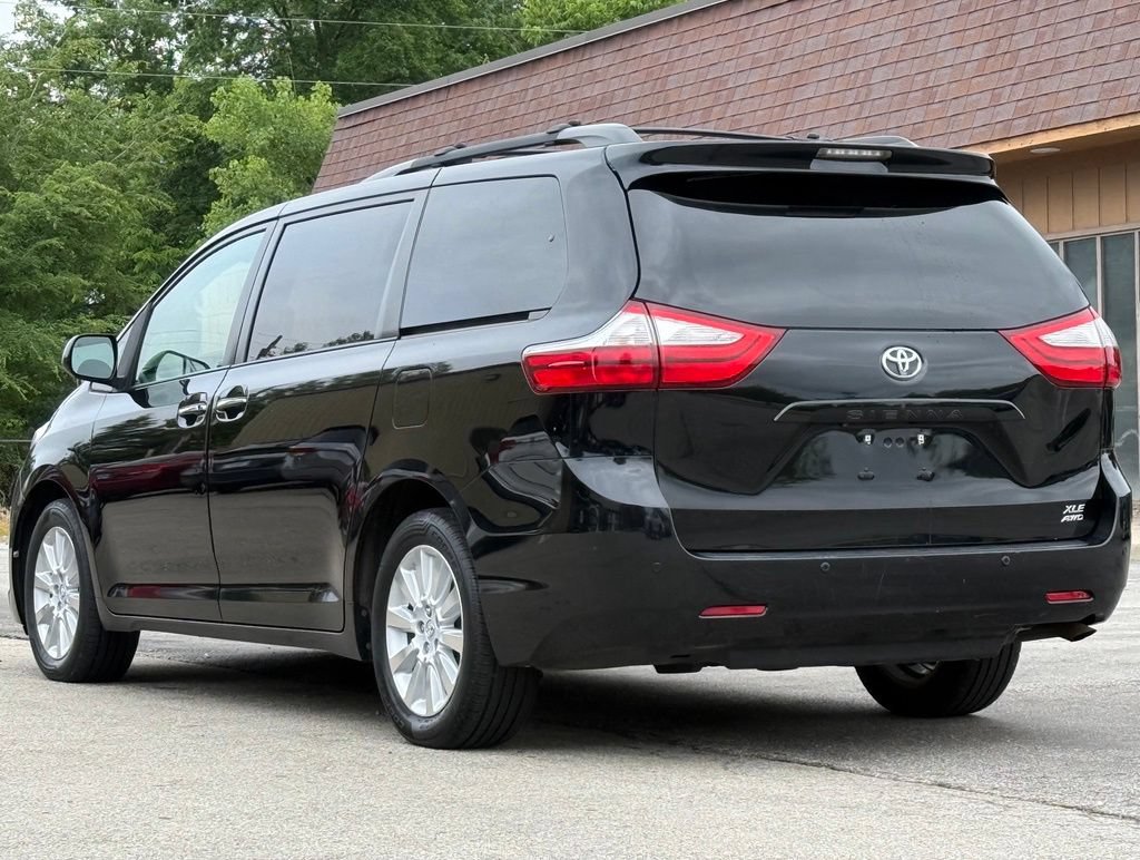 Used 2015 Toyota Sienna XLE Premium AWD/4WD image 3